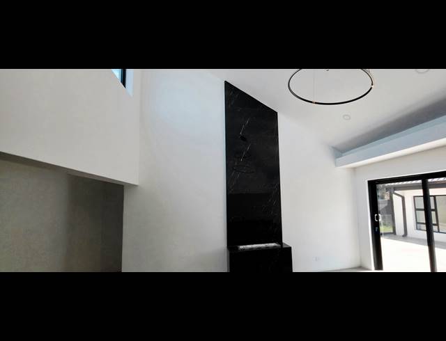 6 BEDROOM FREEHOLD FOR SALE IN DIE HEUWEL
